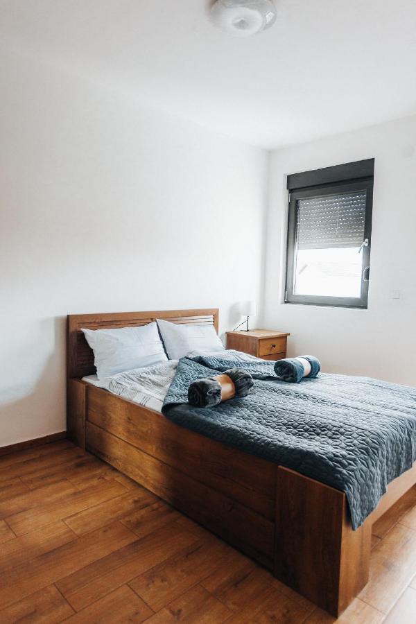Backspace Apartments Vrsac Luaran gambar