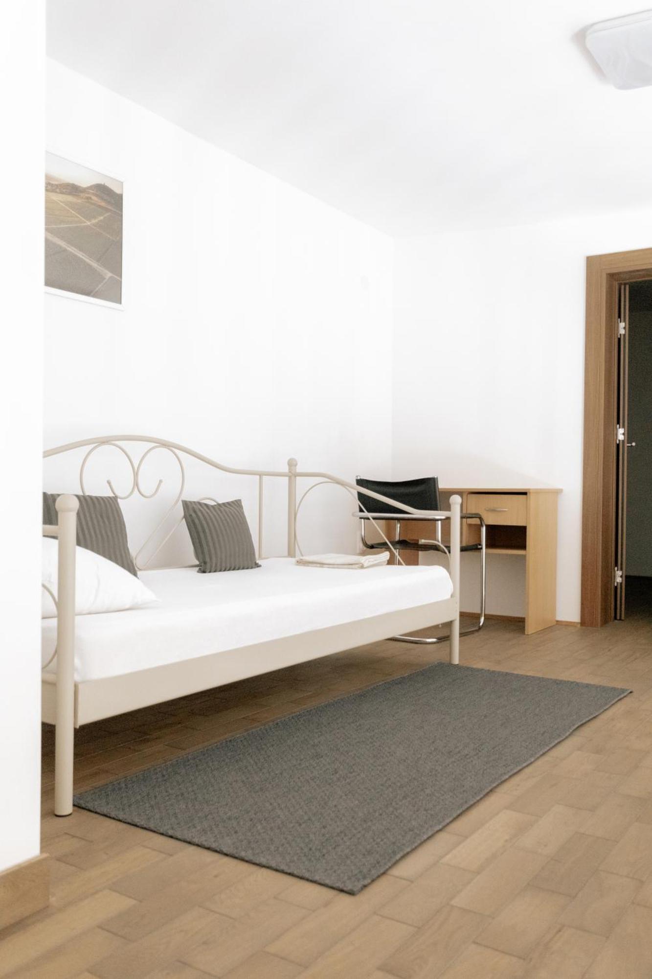 Backspace Apartments Vrsac Luaran gambar